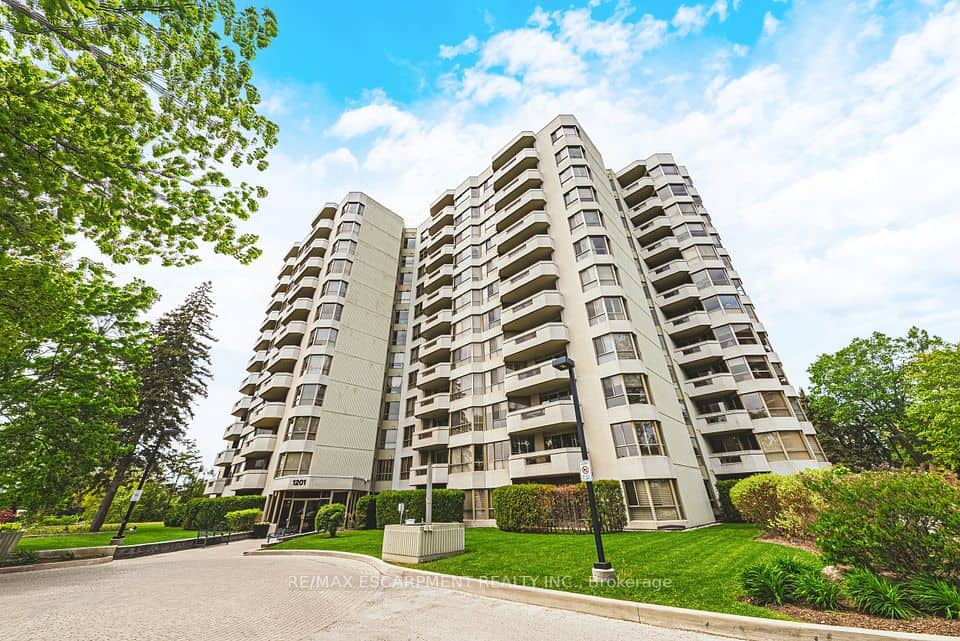1201 North Shore Boulevard E, Burlington