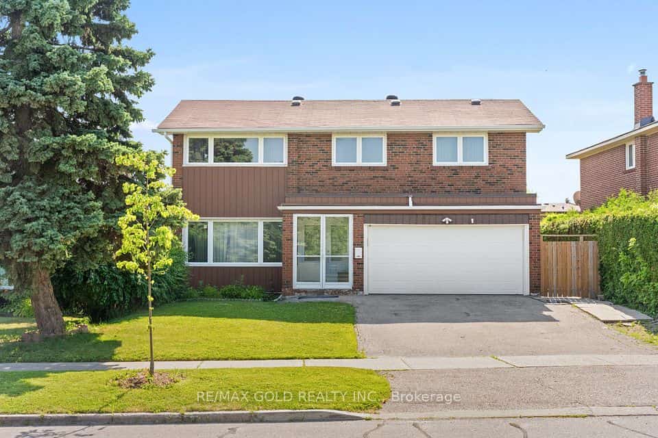 4 Collingdale Road, Toronto, ON M9V 3P9