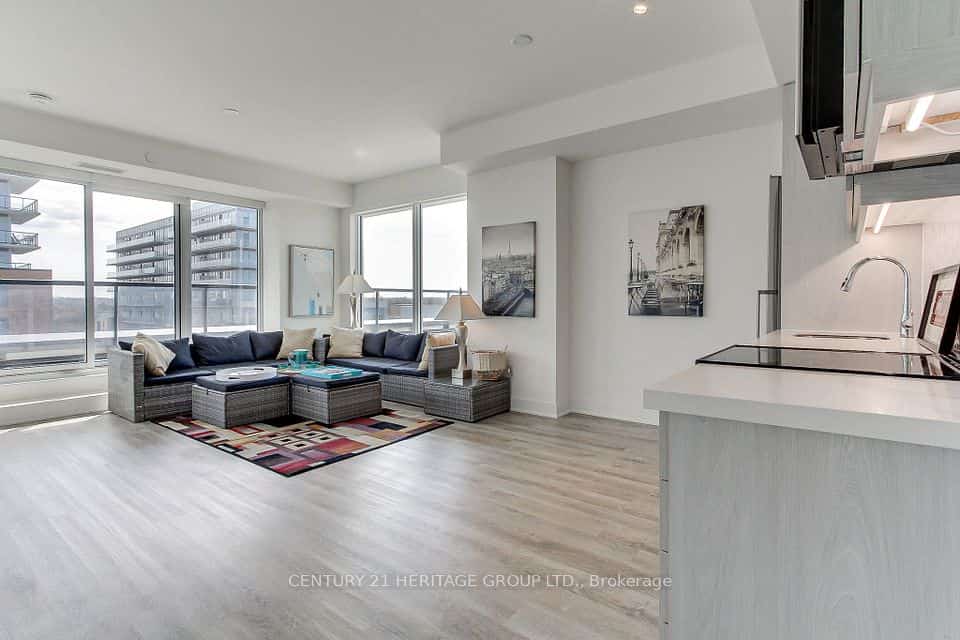 185 Deerfield Road #503, Newmarket, ON L3Y 0G7