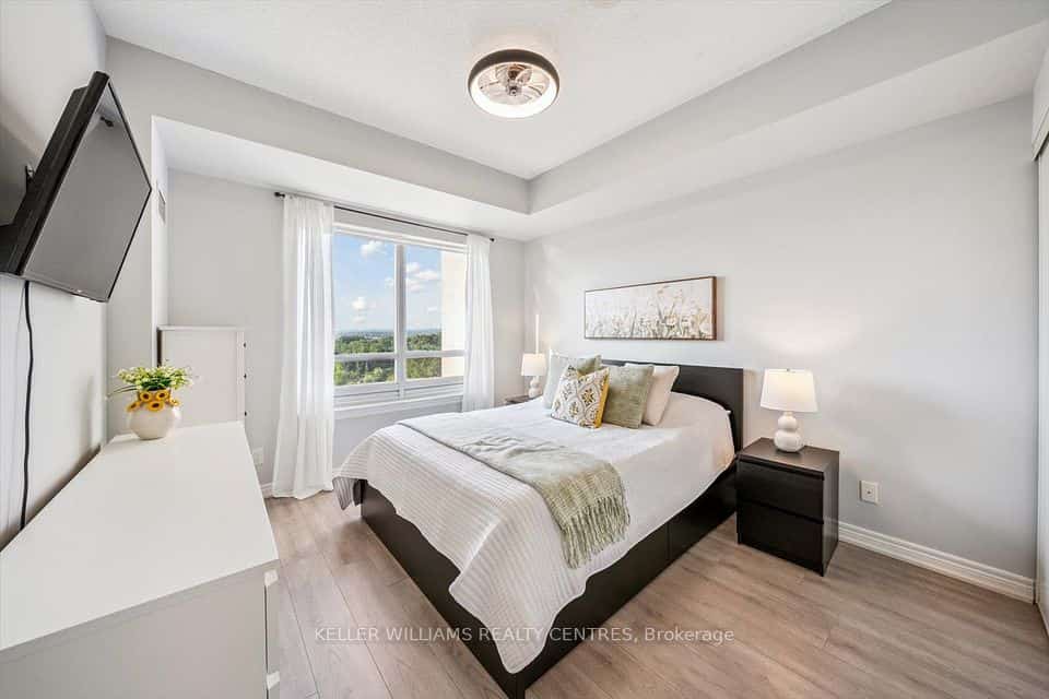 9245 Jane Street #902, Vaughan, ON L6A 0J9
