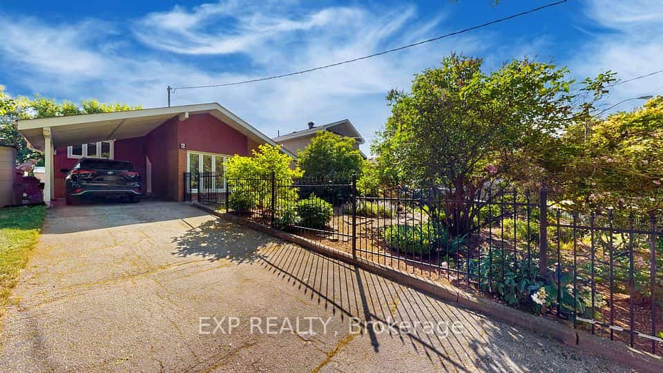 6 Abbottswood Road, Toronto, ON M1P 3P1
