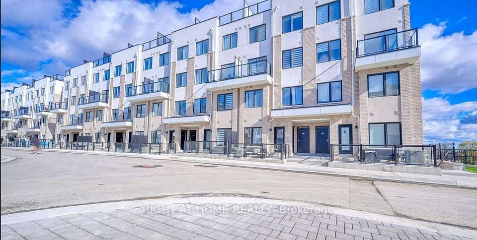 1695 Dersan Street #327, Pickering, ON L1X 0S9