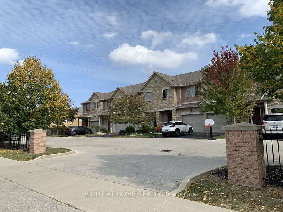 2234 COUNTRY CLUB Drive, Burlington, ON L7M 5A8