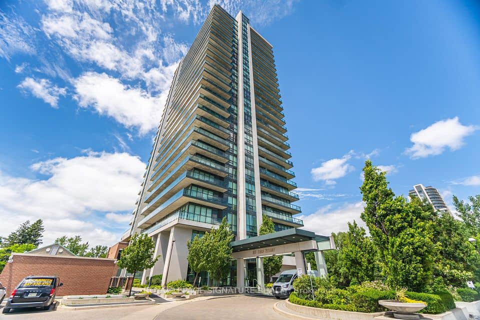 100 John Street N, Brampton
