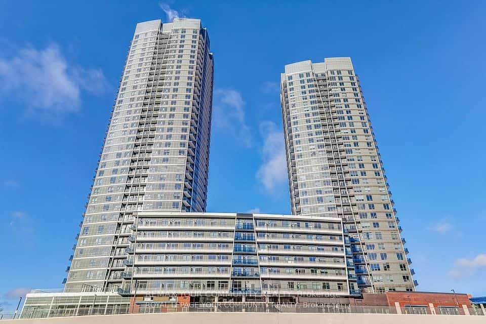 30 Upper Mall Way, Vaughan