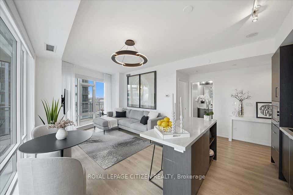 21 Widmer Street #1911, Toronto, ON M5V 0B8