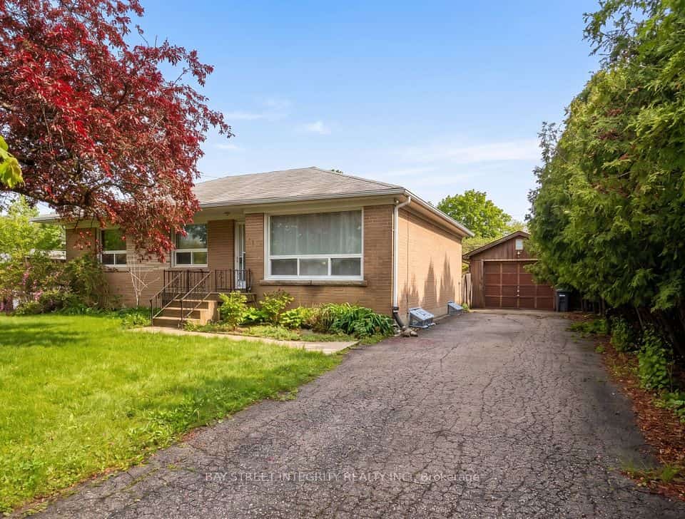 505 Sandmere Place, Oakville, ON L6L 4G5
