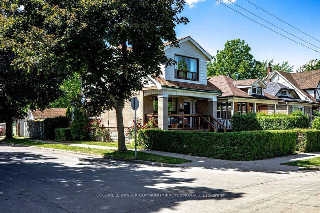 152 London Street S, Hamilton, ON L8K 2G7