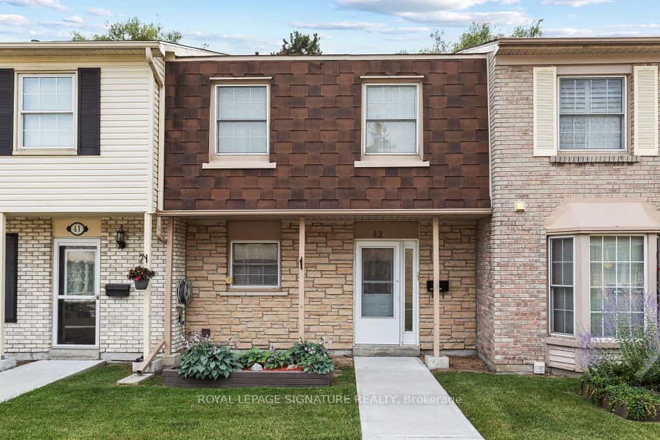 580 Eyer Drive, Pickering