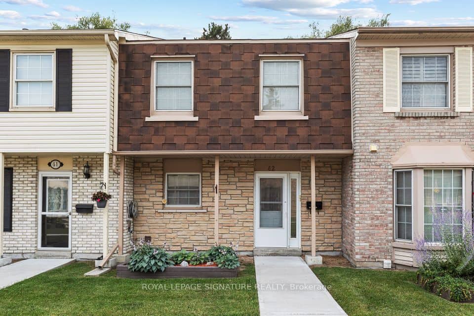 580 Eyer Drive, Pickering