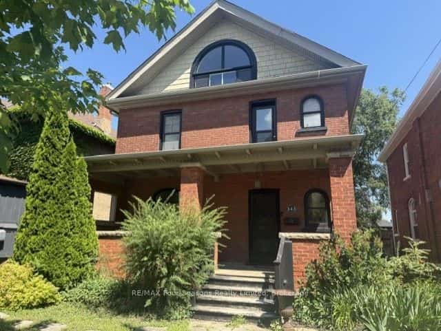 143 Fourth Street W, Collingwood, ON L9Y 1R6