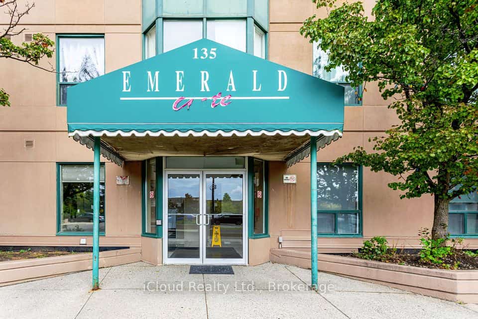 135 Hillcrest Avenue #903, Mississauga, ON L5B 4B1