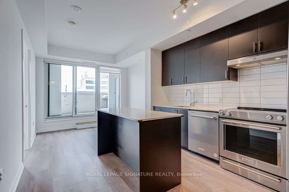 9000 Jane Street #229, Vaughan, ON L4K 0M6