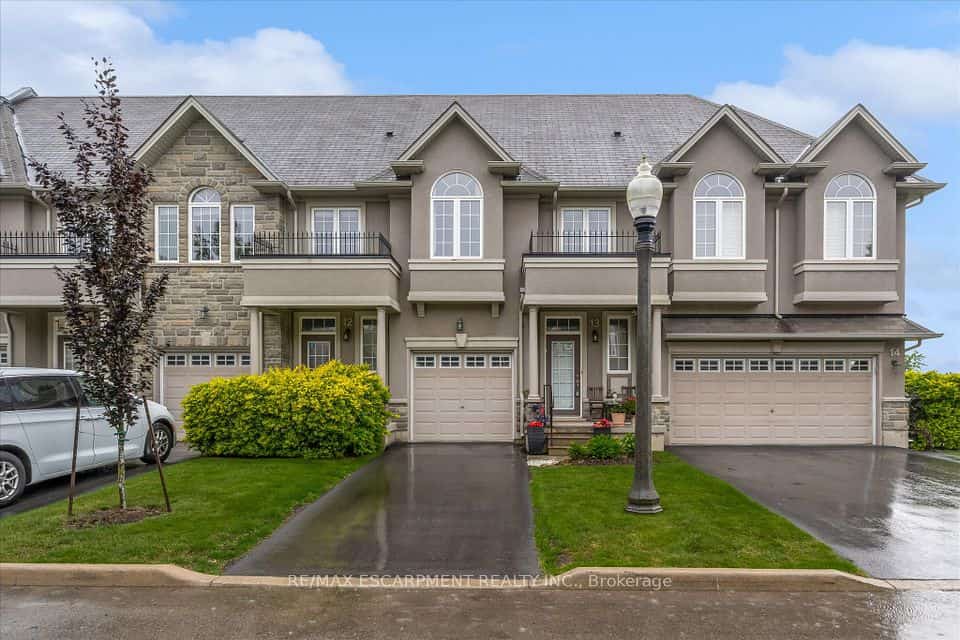 370 Stonehenge Drive #13, Hamilton, ON L9K 0H9