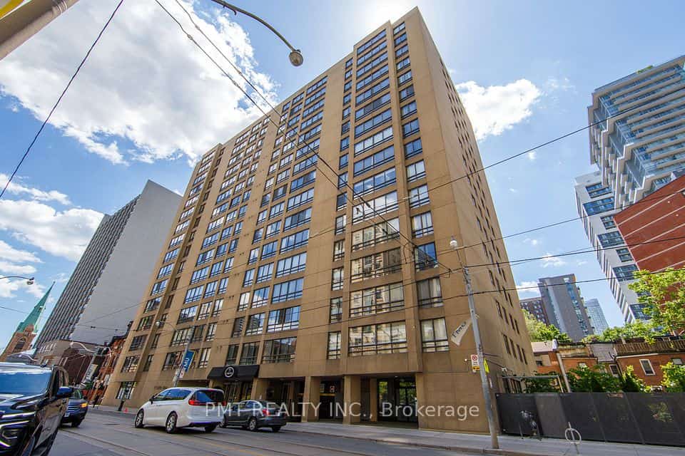 77 Carlton Street Condos, Toronto