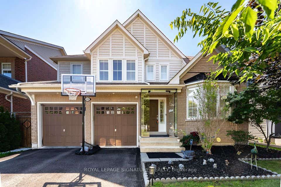 22 Northcastle Crescent, Whitby, ON L1M 0H8