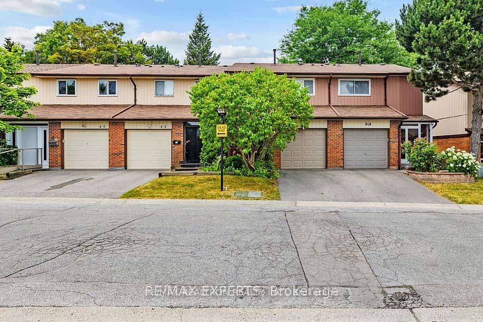 30 W Dundalk Drive #44, Toronto, ON M1P 2W5