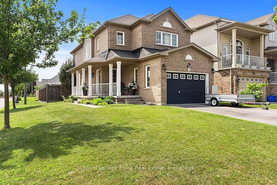 1340 Wadebridge Crescent, Oshawa, ON L1K 3B2