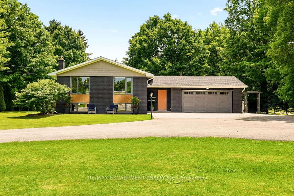 2234 Kilbride Street, Burlington, ON L7P 0J4