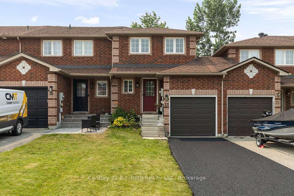 33 Courtney Crescent, Barrie, ON L4N 5S7
