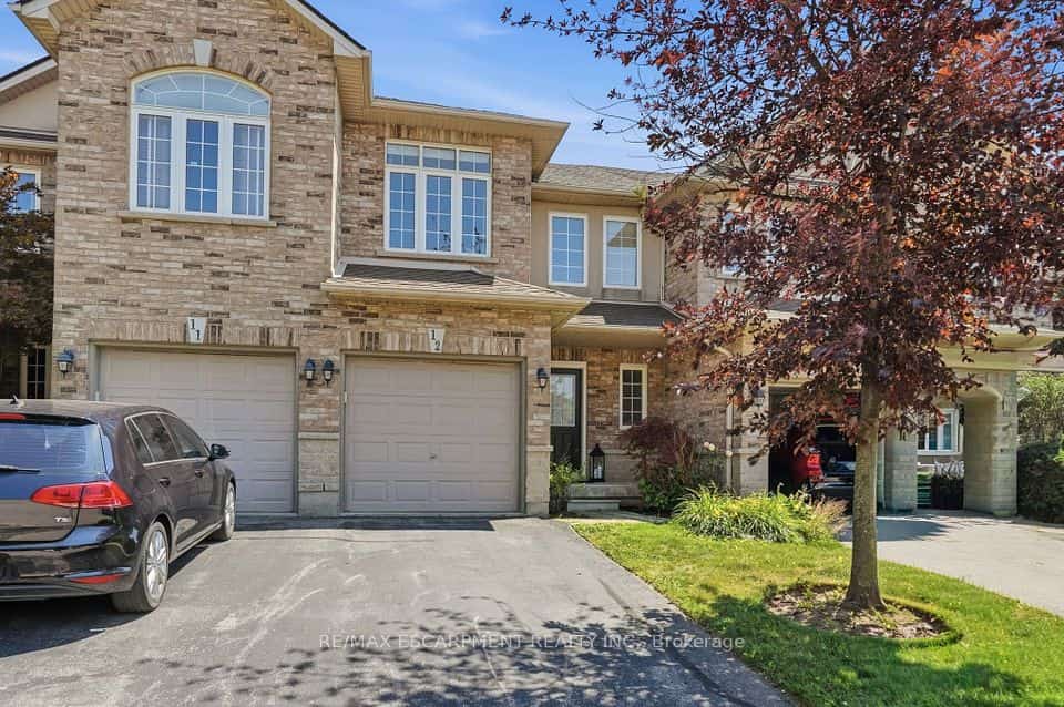 39 PANABAKER Drive #12, Hamilton, ON L9G 0A2