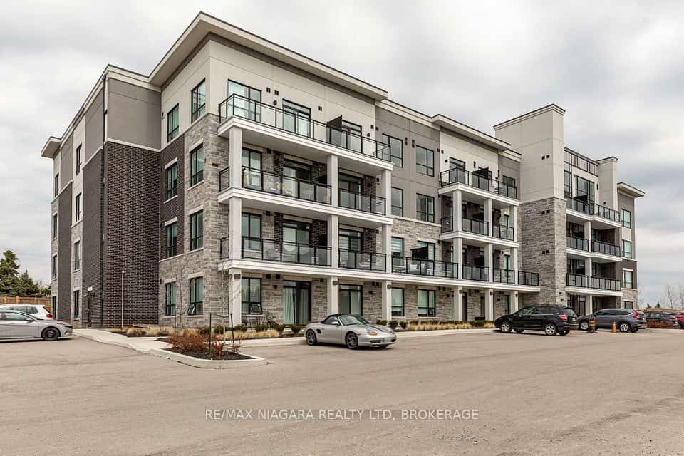 120 Springvalley Crescent #208, Hamilton, ON L9C 0G2