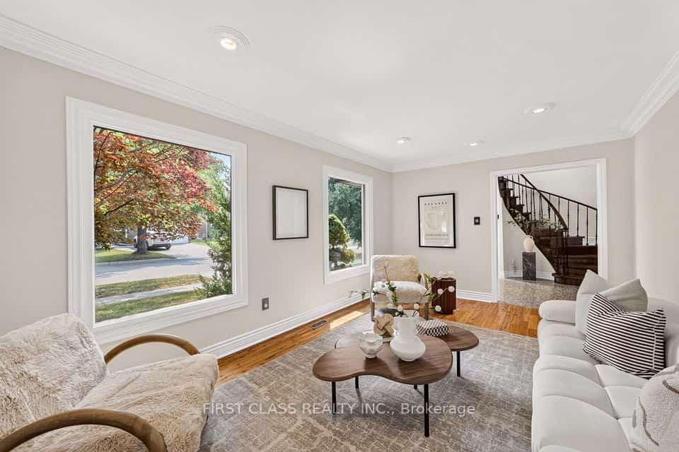 19 Tomlinson Circle, Markham, ON L3R 9L1
