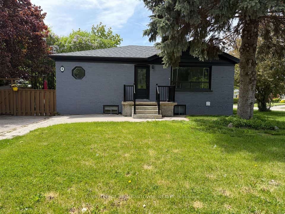 4 Keats Avenue, Halton Hills, ON L7G 1T4
