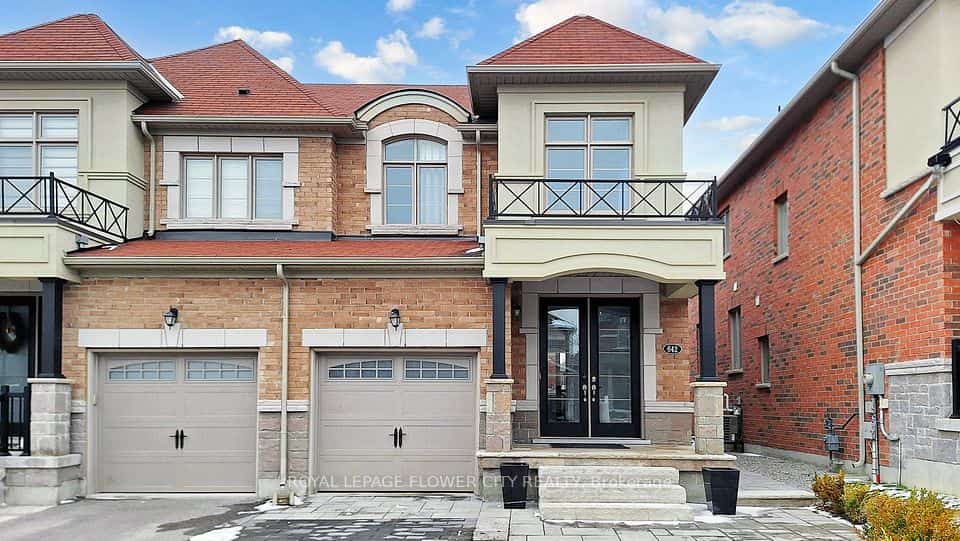 642 Sweetwater Crescent, Newmarket, ON L3X 0H5