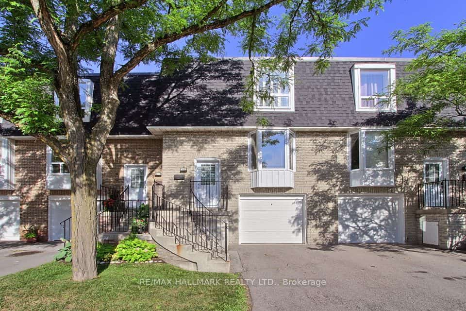 208 Royal Orchard Boulevard #50, Markham, ON L3T 3E7