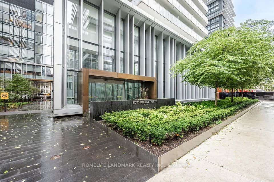 50 Charles Street E #2305, Toronto, ON M4Y 0C3