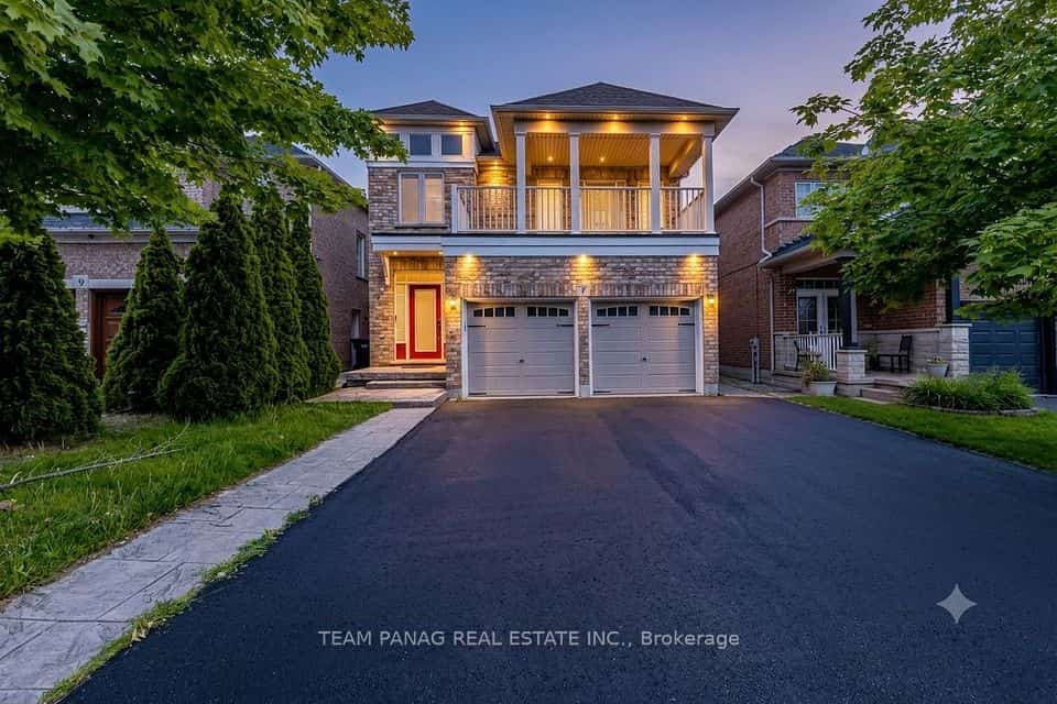 7 Village Lake Crescent, Brampton, ON L6S 6K2