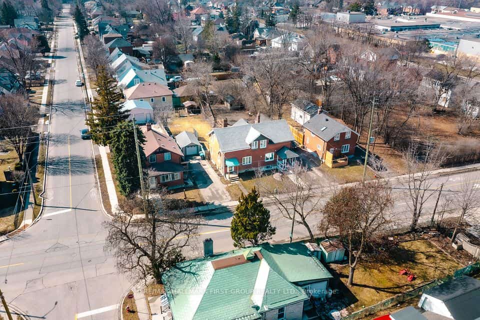 7 Mcmurchy Avenue S, Brampton, ON L6Y 1Y1