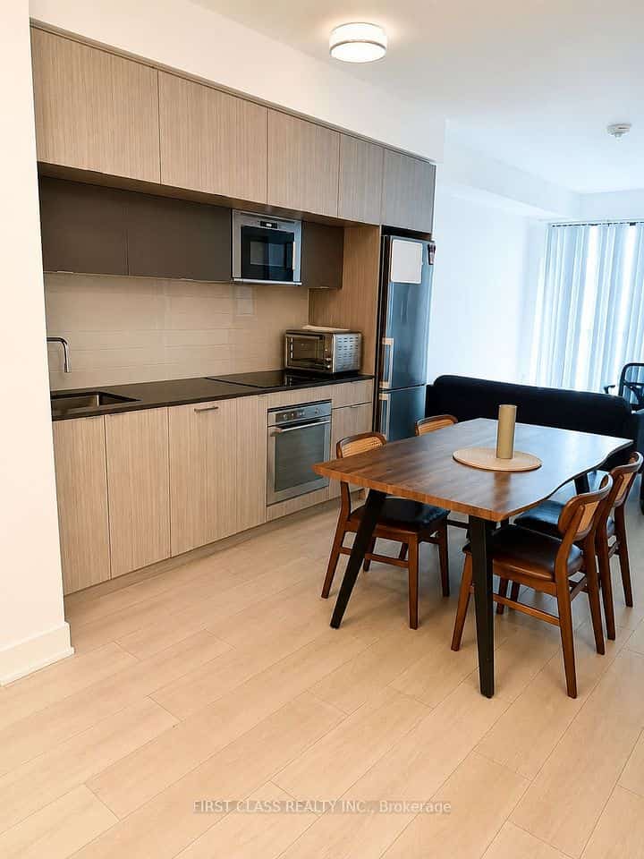 575 Bloor Street #2510, Toronto, ON M4W 0B2