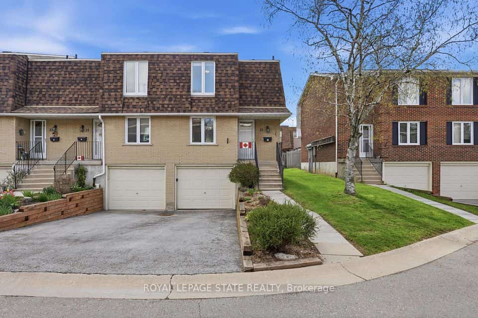 299 Limeridge Road W #21, Hamilton, ON L9C 2V4