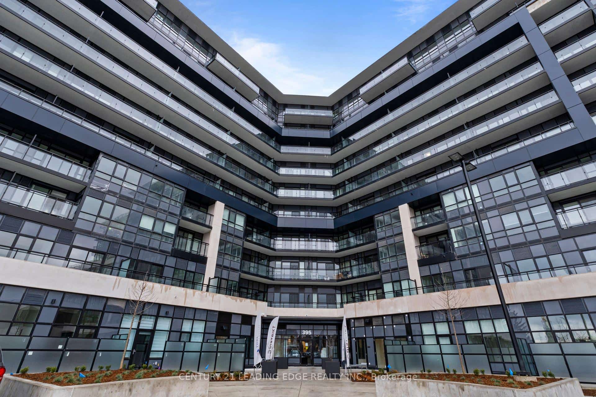 395 Dundas Street W #614, Oakville, ON L6M 5R8