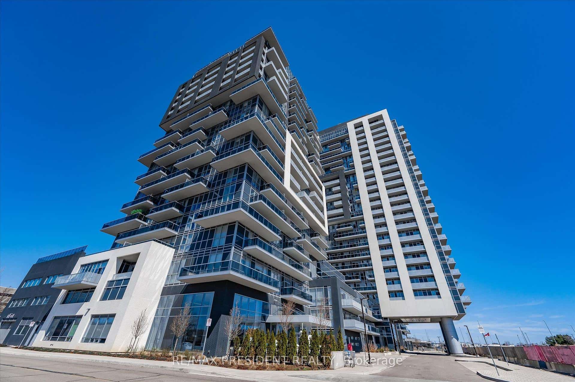 2087 Fairview Street #1401, Burlington, ON L7R 0E5