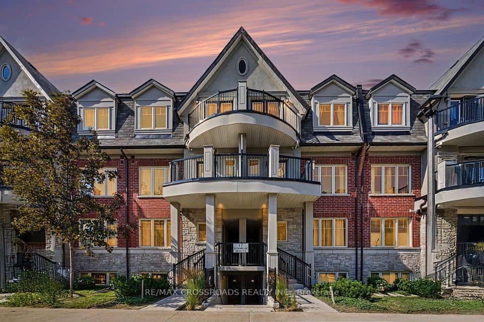 17 Eaton Park Lane, Toronto