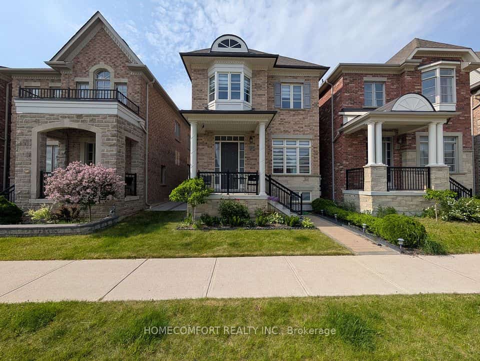 230 Paradelle Drive, Richmond Hill, ON L4E 0E4