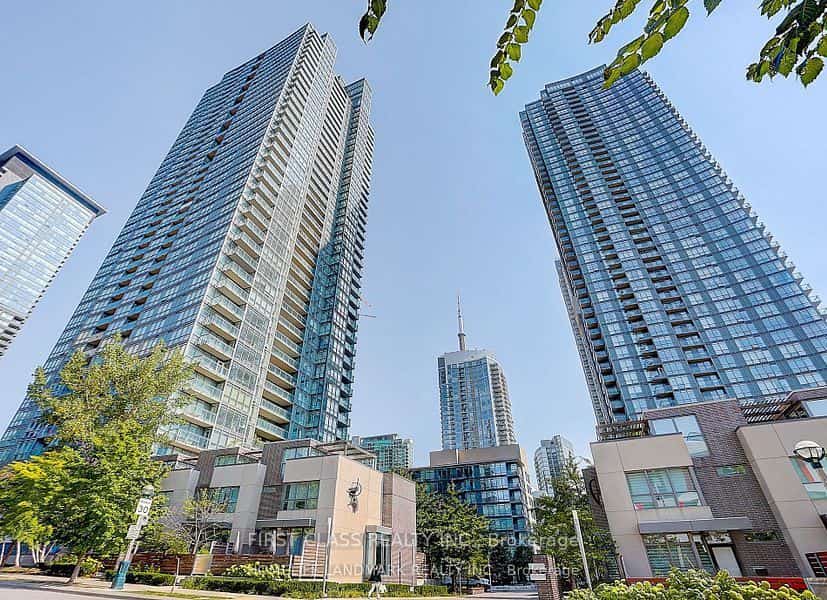 15 Fort York Boulevard #2102, Toronto, ON M5V 3Y4
