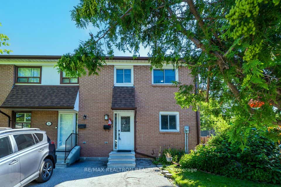 7 Spy Appleway, Toronto, ON M3A 3N8