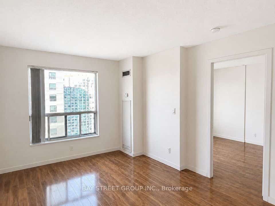 36 Lee Centre Drive #2105, Toronto, ON M1H 3K2