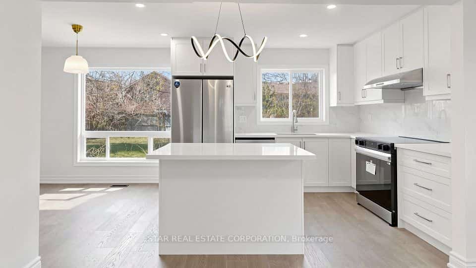 91 Whitehorn Crescent, Toronto, ON M2J 3B1