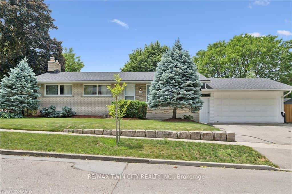 221 Willowdale Avenue, Waterloo, ON N2J 3M3