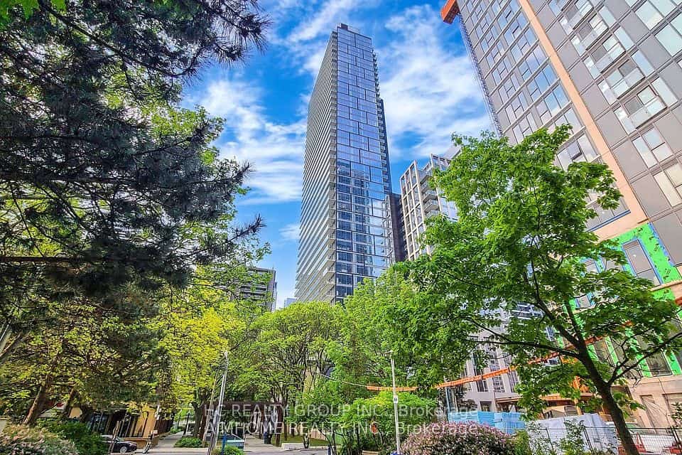 1 Gloucester Street, Toronto