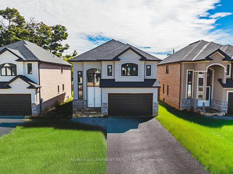 40 CESAR Place, Hamilton, ON L9G 0G3