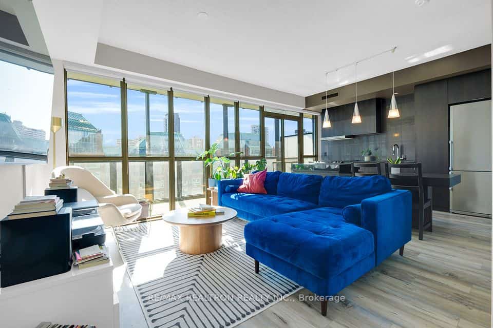 101 Charles Street E #1311, Toronto, ON M4Y 0A9
