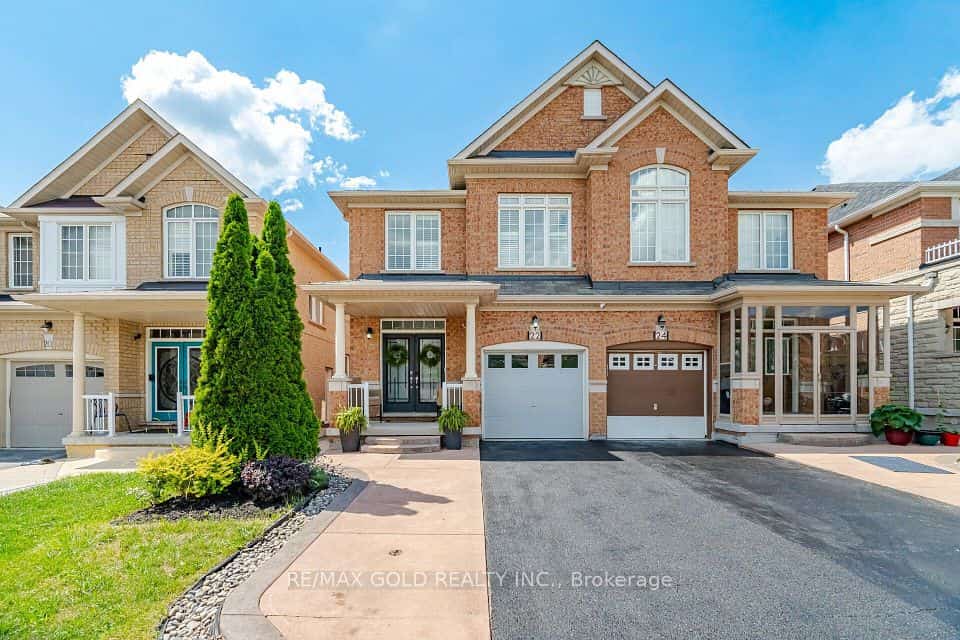 22 Mulgrave Street, Brampton, ON L6P 3H2