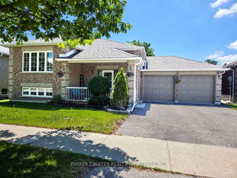 11 Watson Drive, Barrie, ON L4M 6W3