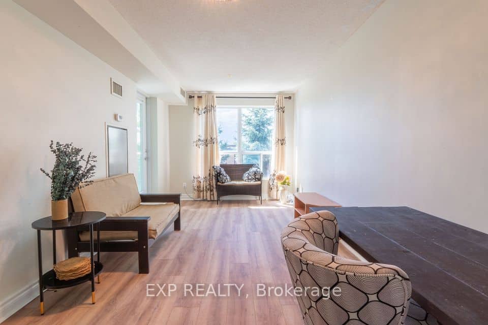 60 Fairfax Crescent N, Toronto